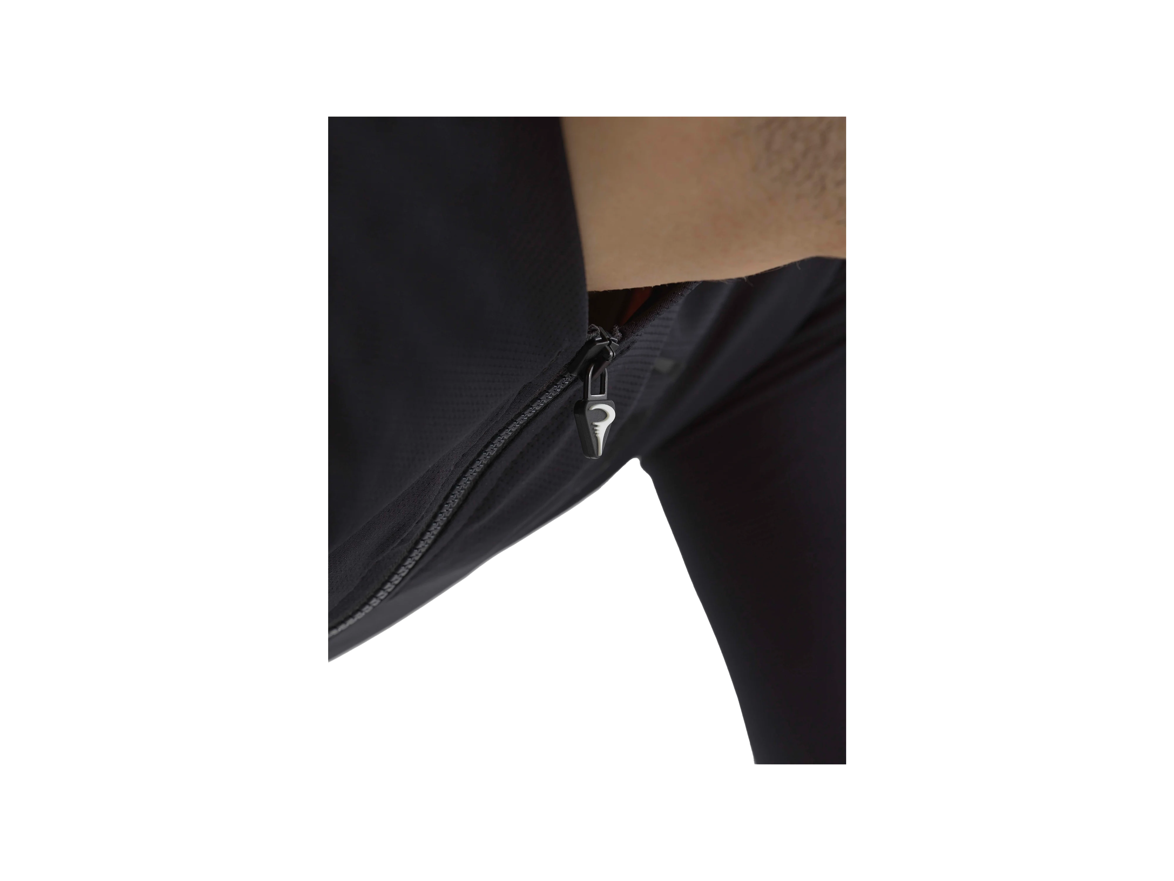 F9 Jersey_Black_Detail1.webp