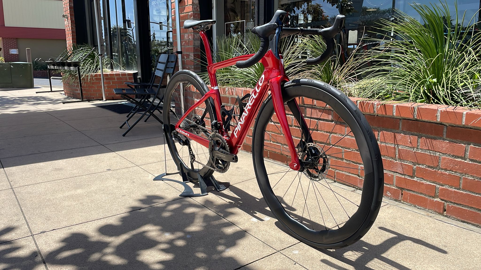 Dogma F Disc 2025 - Dura Ace Di2 (Power Meter) Size 50 (Demo Bike)