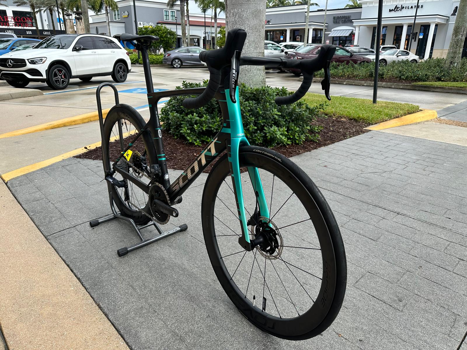 Scott Foil RC supersonic edition 56cm Sram Force AXS Roval CLX carbon Epic Cycles