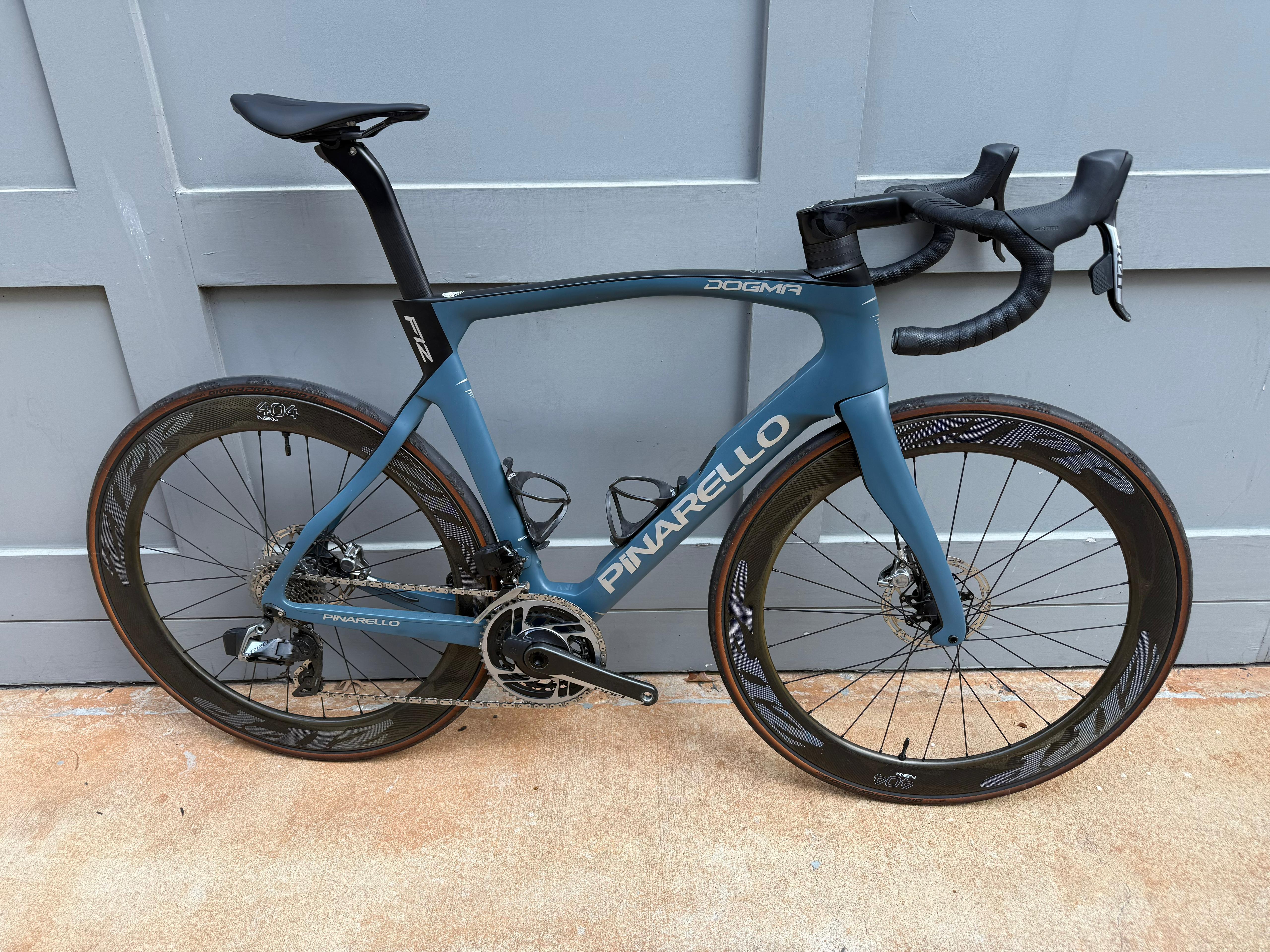 Pinarello Dogma F12 Vertigo Blue 57.5cm Sram Red Axs with power meter Zipp 454 NSW Pre-Owned