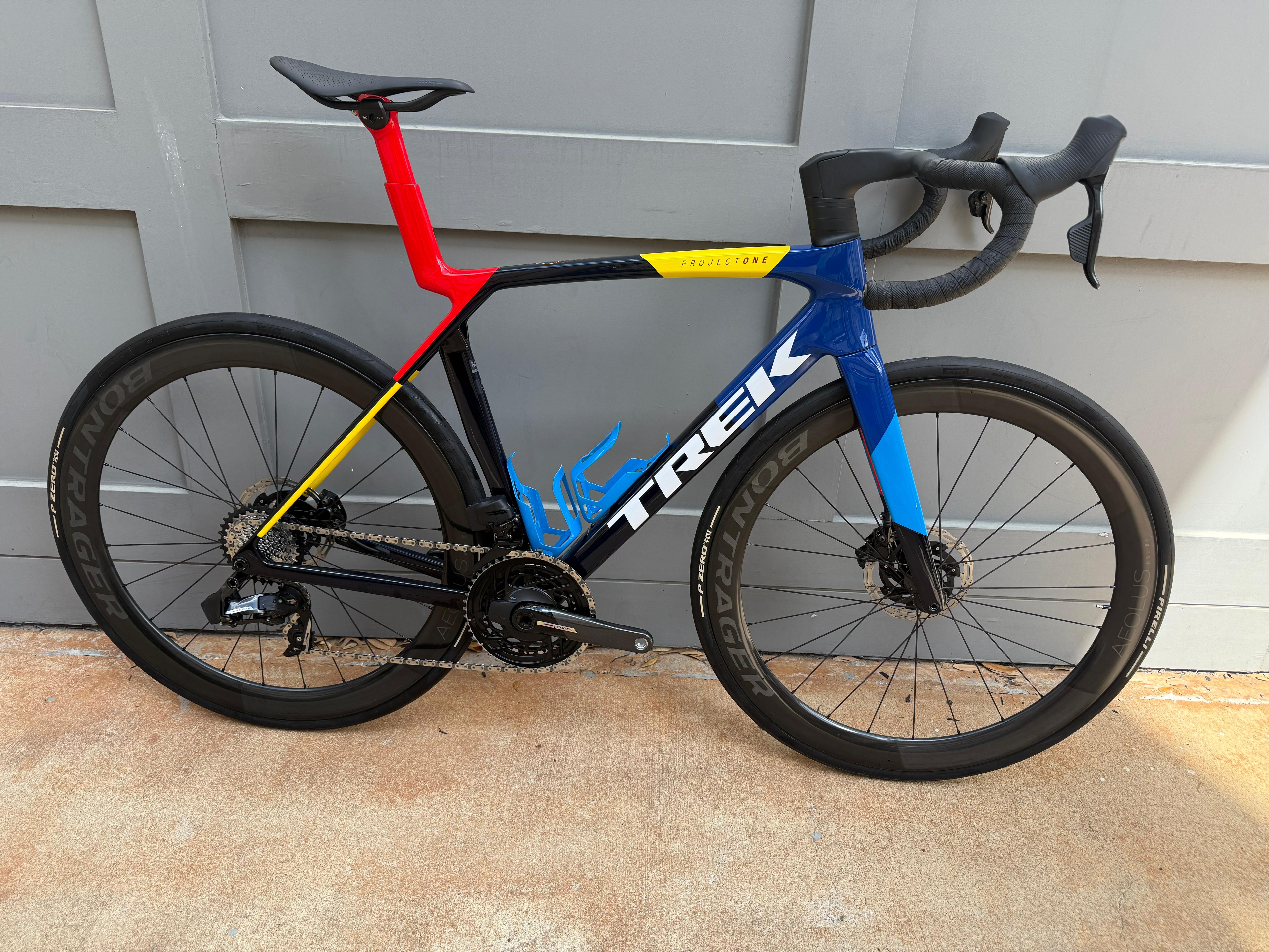 Trek Madone SLR 7 Gen 8 SRAM Force AXS M/L 56cm Upgrade Wheels SLR 51 Pre-Owned