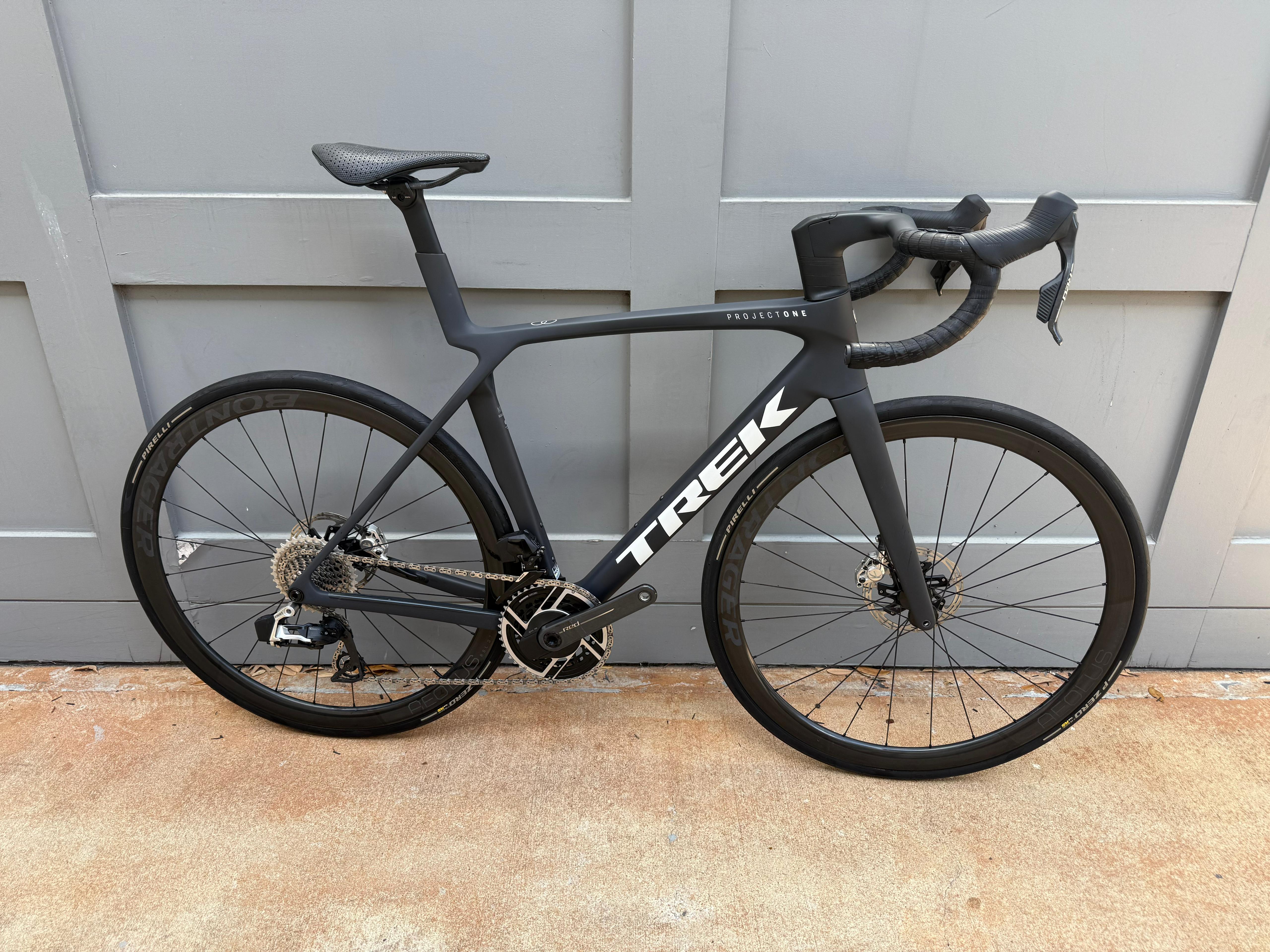 Trek Madone SLR 9 Gen 8 SRAM Red Axs M/L 56cm Pre-Owned