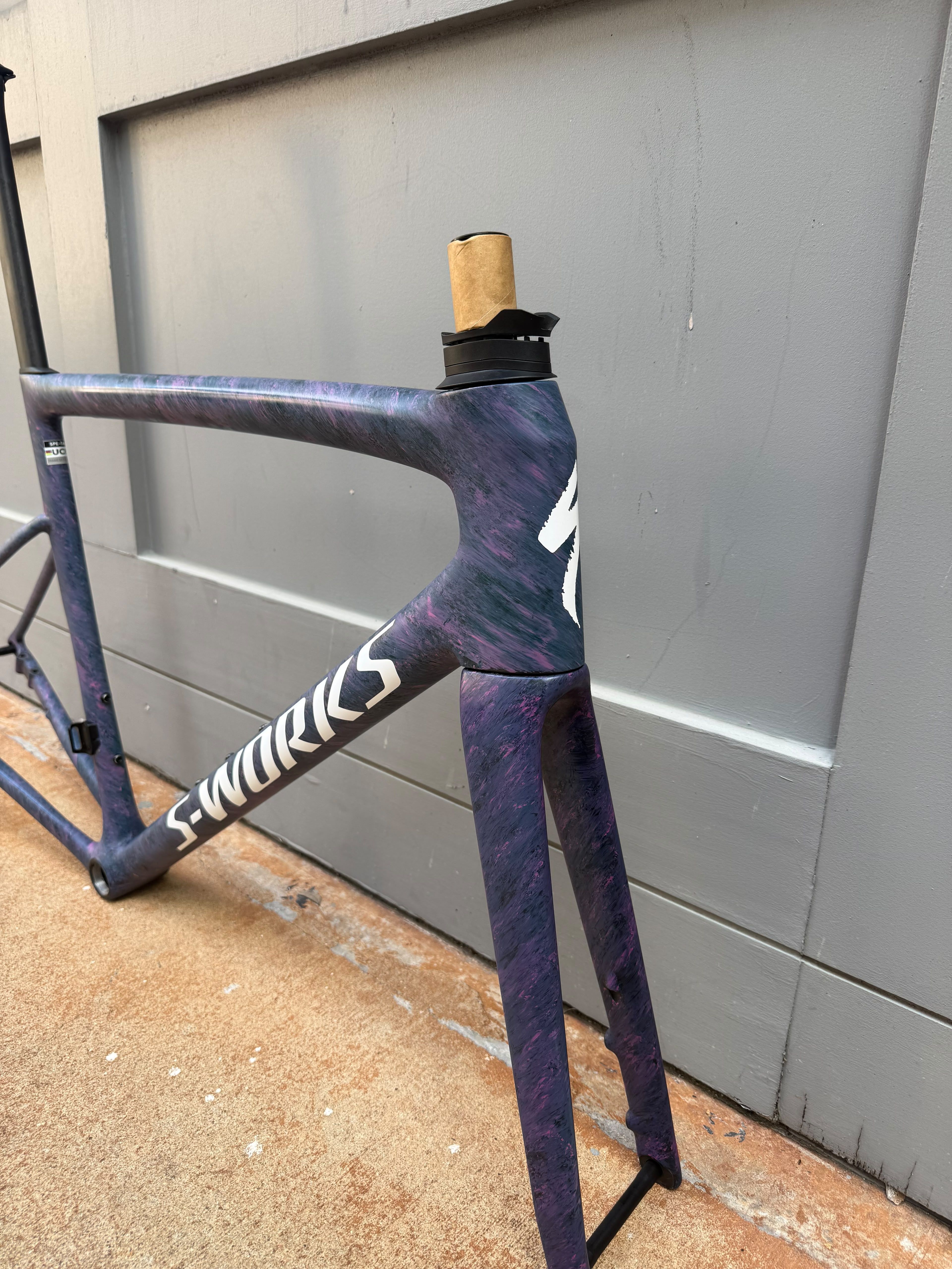 2025 S works Tarmac SL8 56cm Satin Carbon/ Rebel Pink + Deep Lake metallic blured Impasto