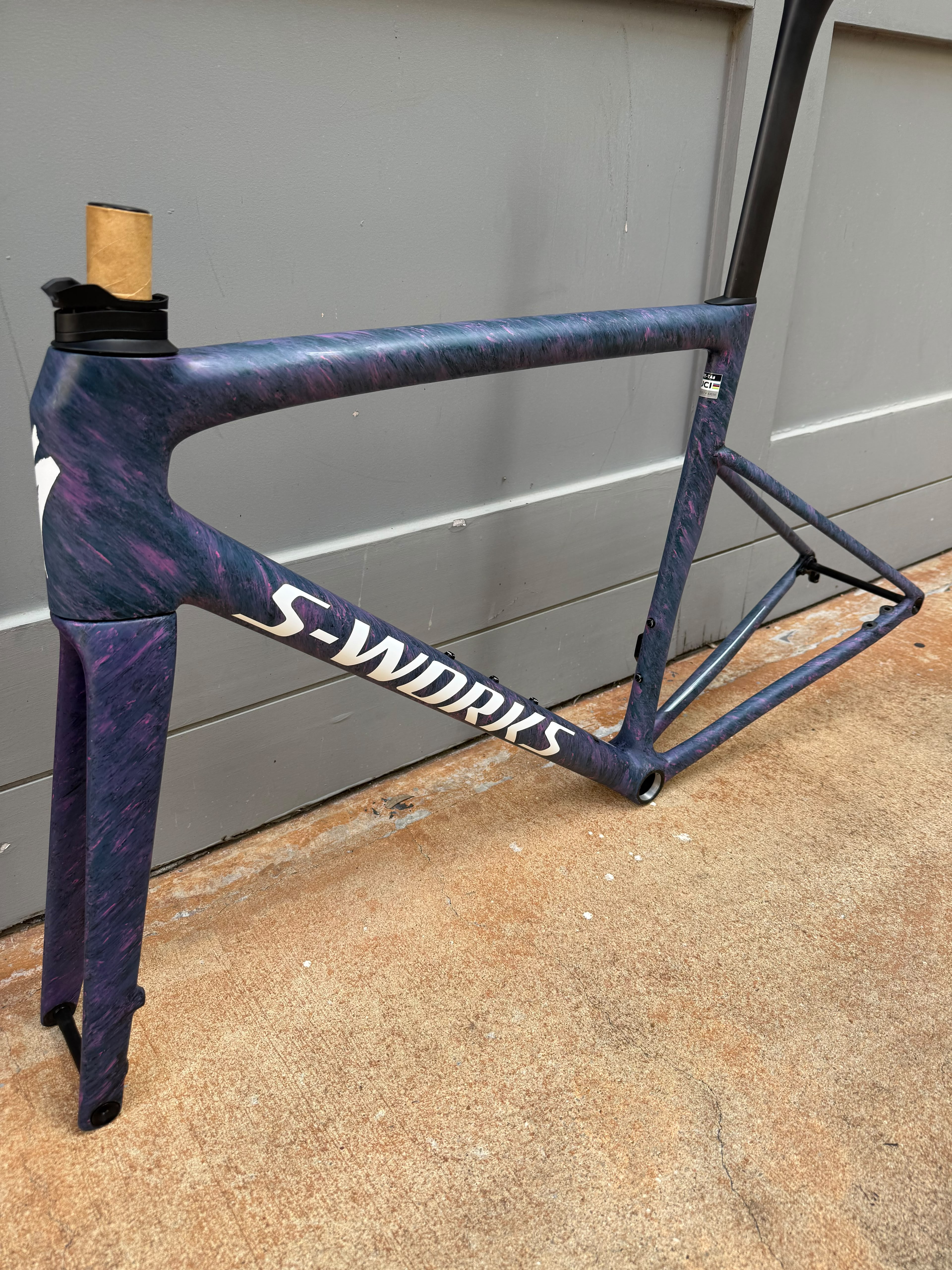 2025 S works Tarmac SL8 56cm Satin Carbon/ Rebel Pink + Deep Lake metallic blured Impasto