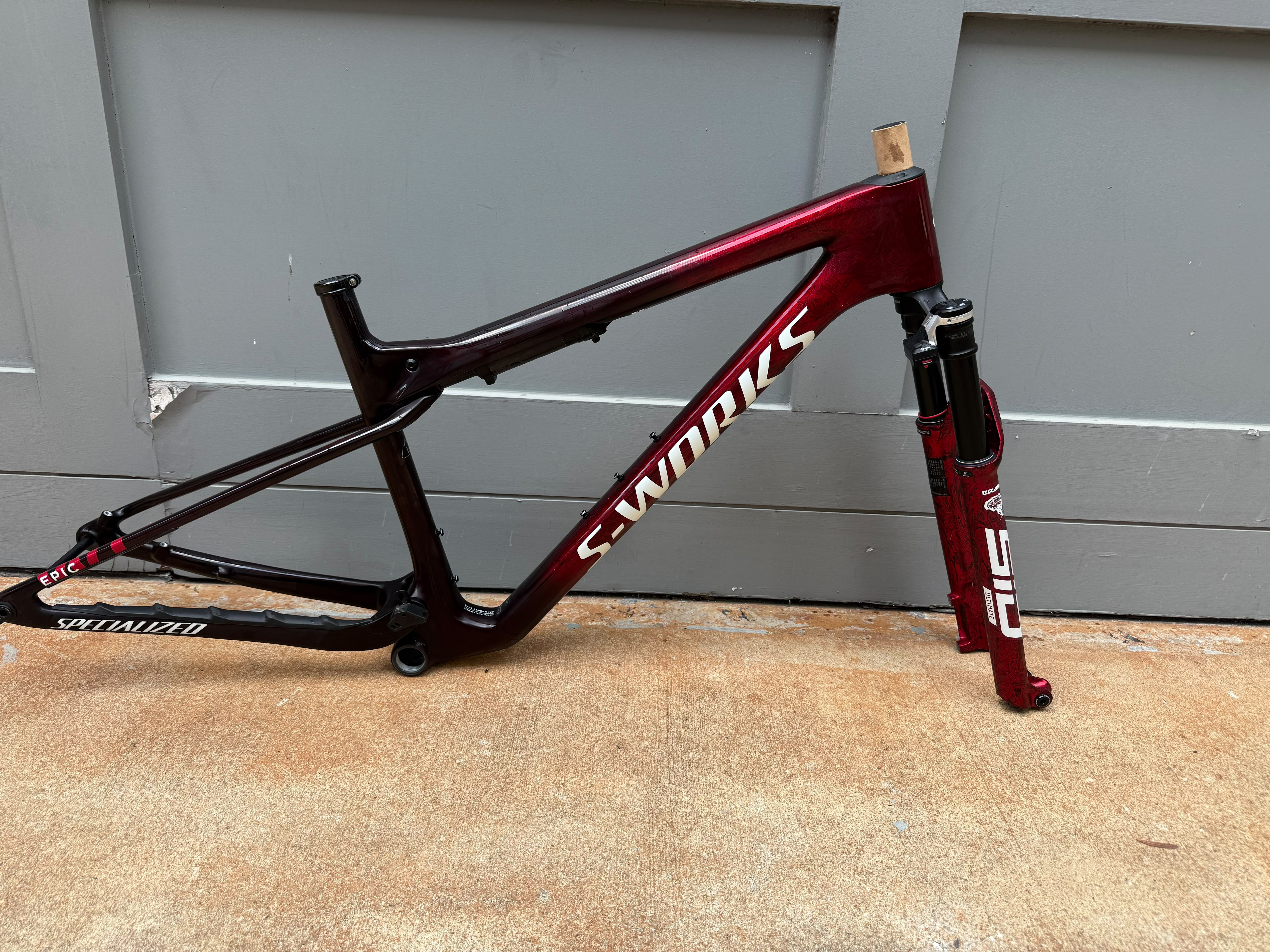 2024 S works Epic World Cup Frameset + Flight attendant size Large.  Pre-Owned