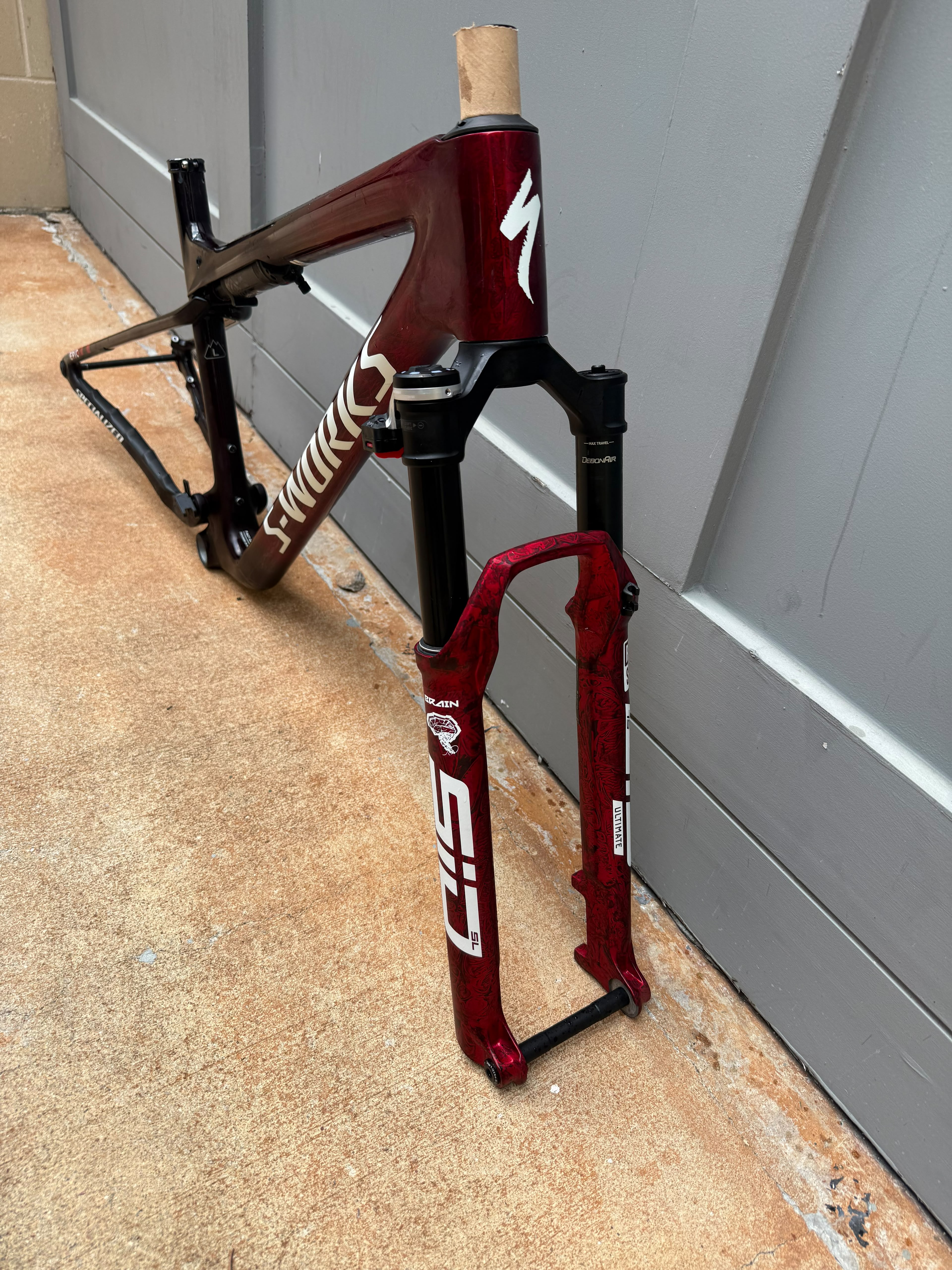 2024 S works Epic World Cup Frameset + Flight attendant size Large.  Pre-Owned