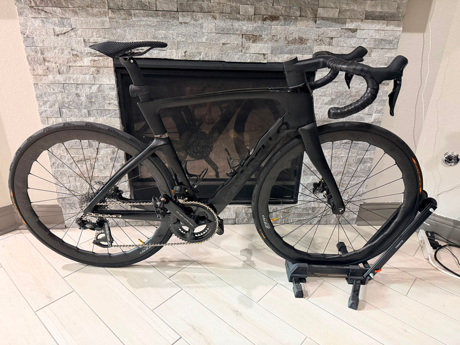 2025 Dogma F BOB Black on Black Dura Ace Di2 (with power meter) Zipp 353 NSW size 54cm. Pre-owned