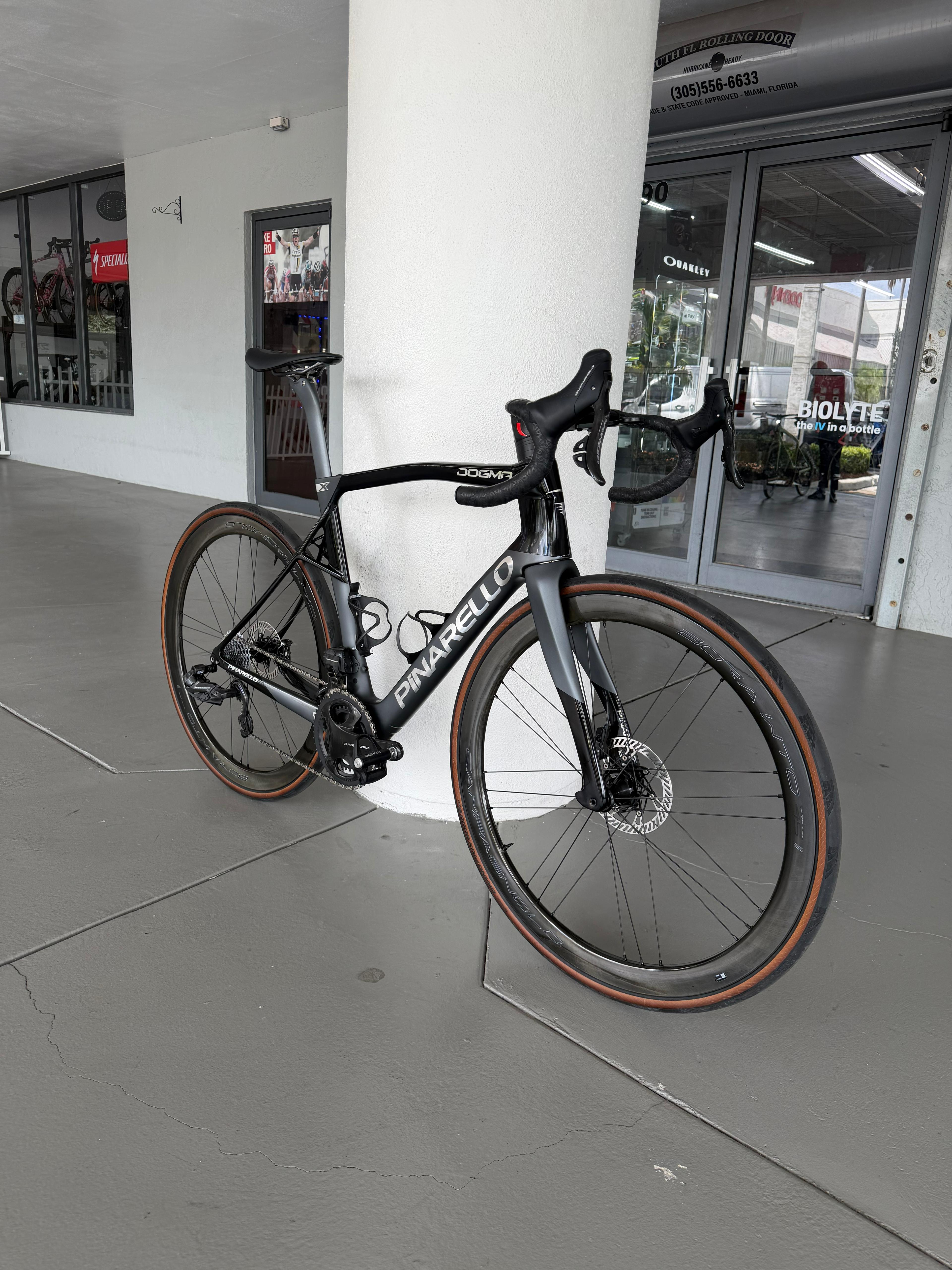 Pinarello Dogma X super record wireless Vector RS200 size 55cm. Pre-owned
