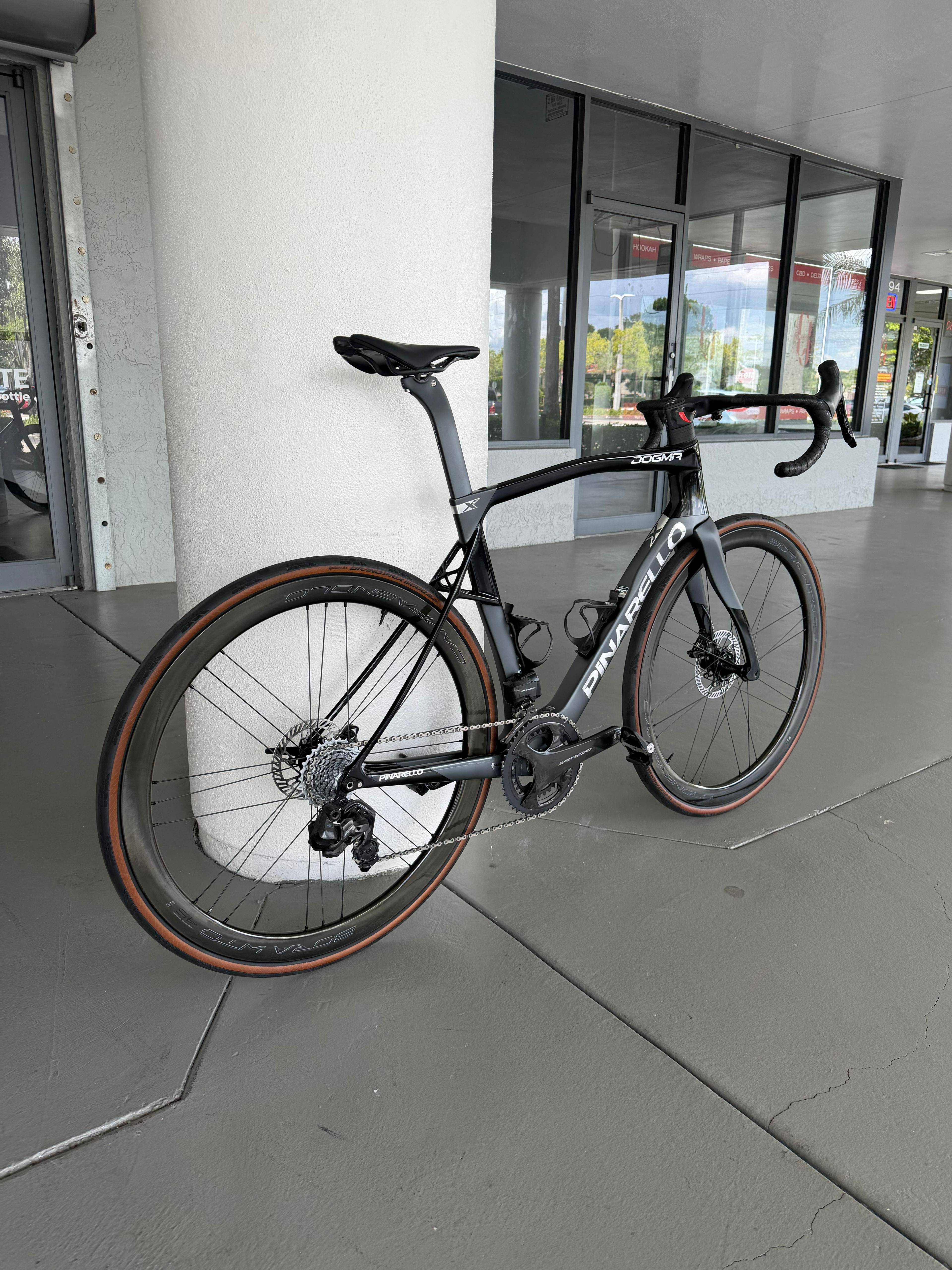 Pinarello Dogma X super record wireless Vector RS200 size 55cm. Pre-owned