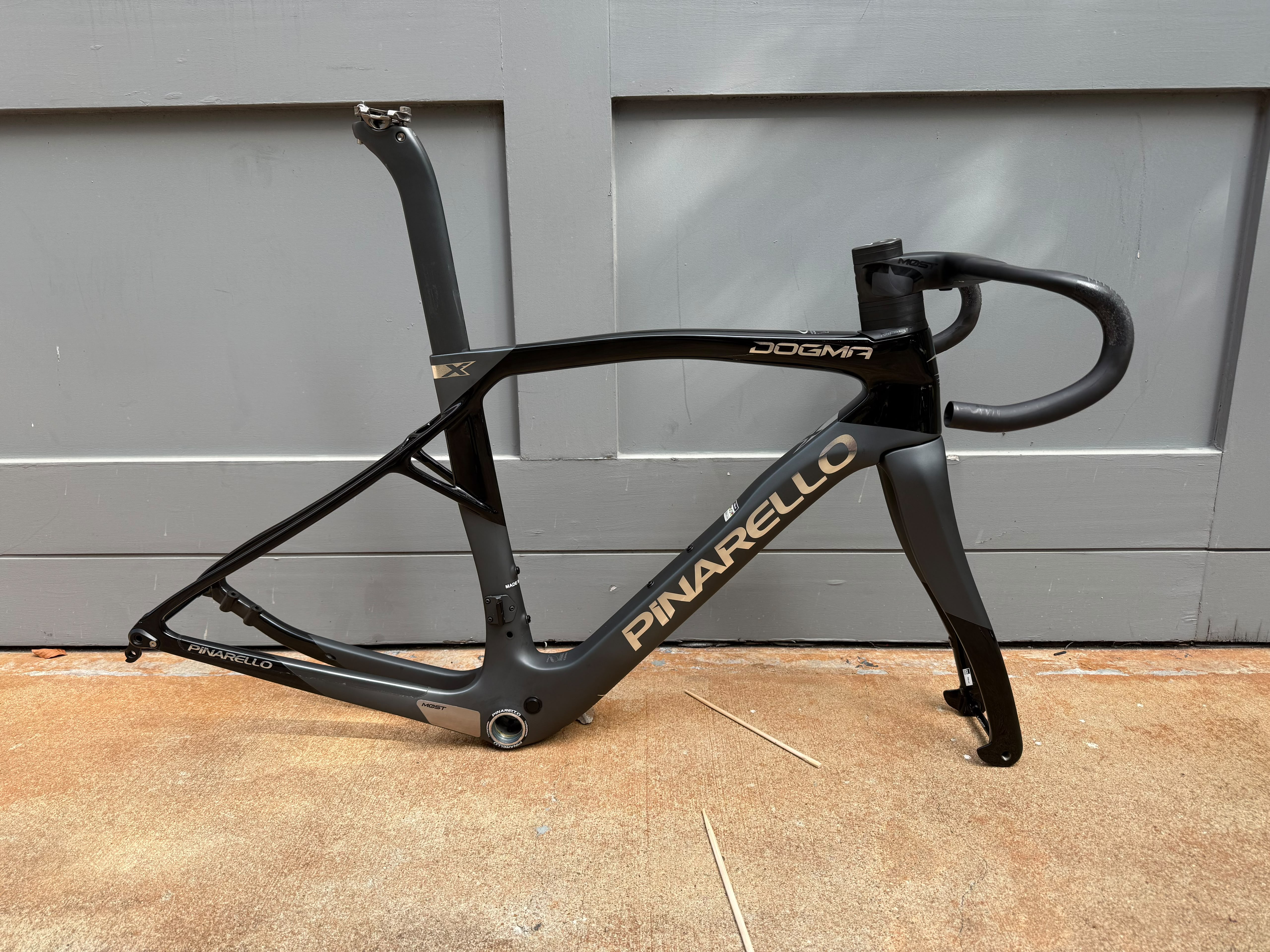 2024 Pinarello Dogma X Frameset Plus Talon Ultrafast Handlebar 80/42 Size 46.5 Pre-Owned