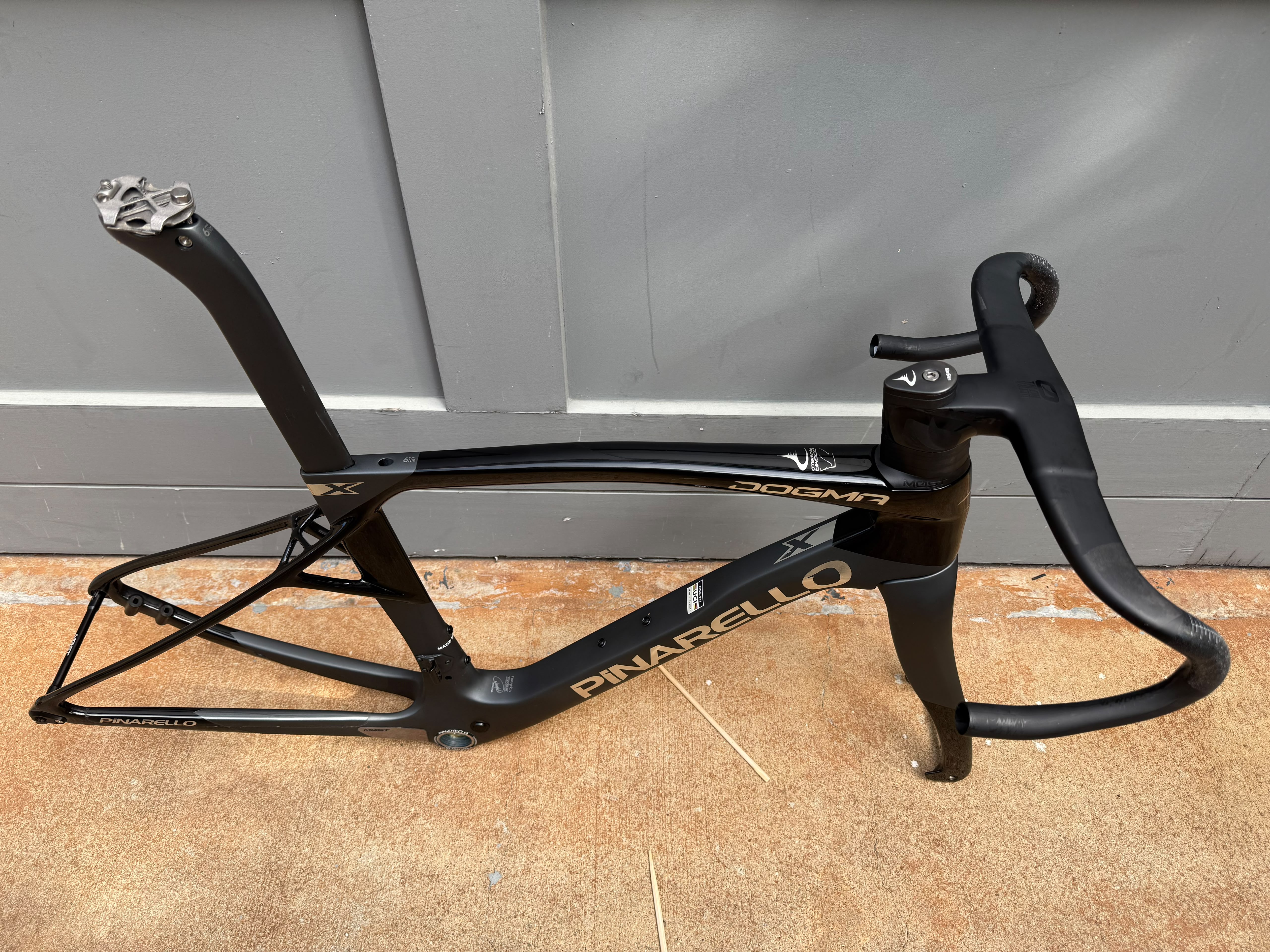 2024 Pinarello Dogma X Frameset Plus Talon Ultrafast Handlebar 80/42 Size 46.5 Pre-Owned