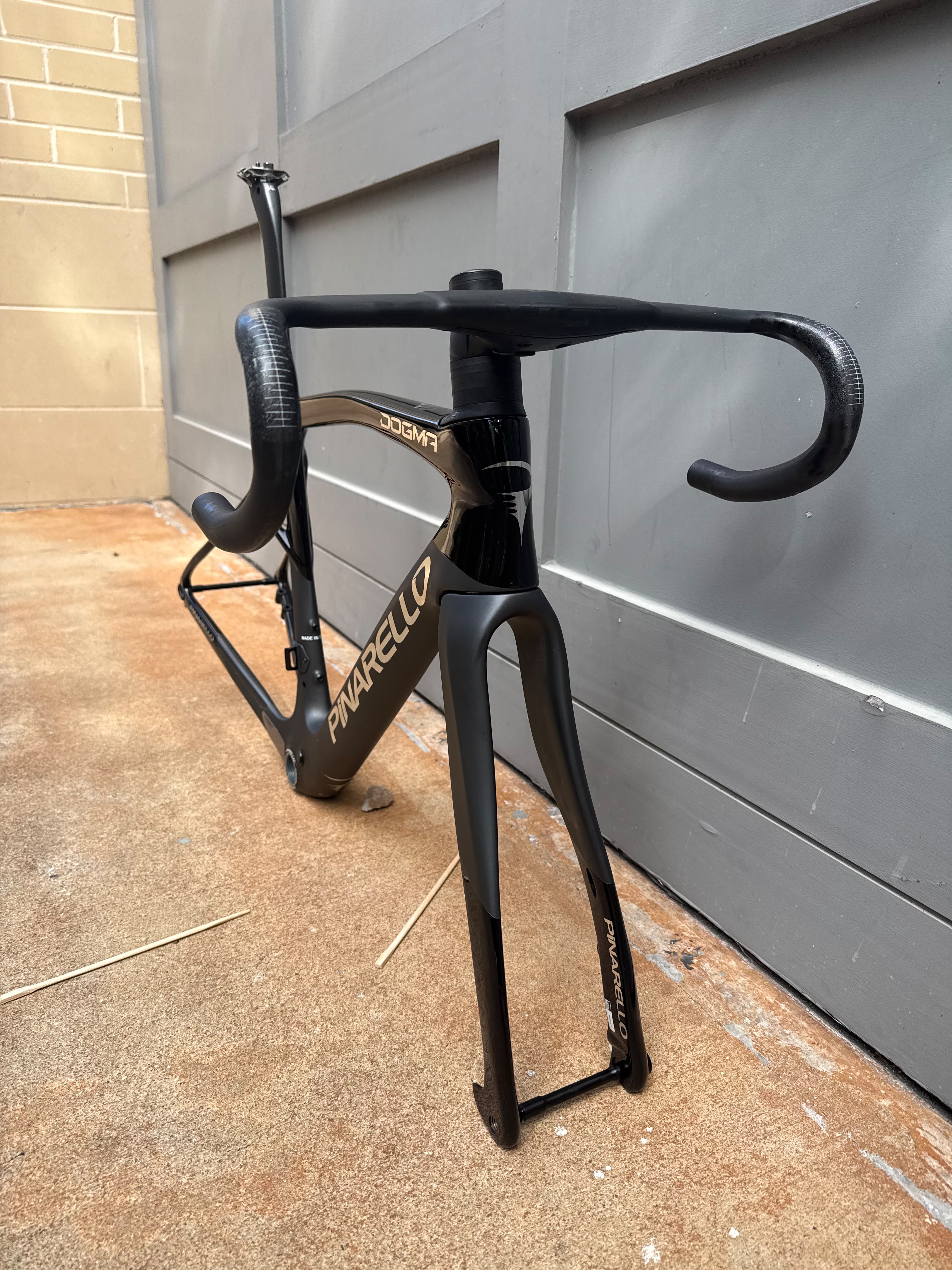 2024 Pinarello Dogma X Frameset Plus Talon Ultrafast Handlebar 80/42 Size 46.5 Pre-Owned